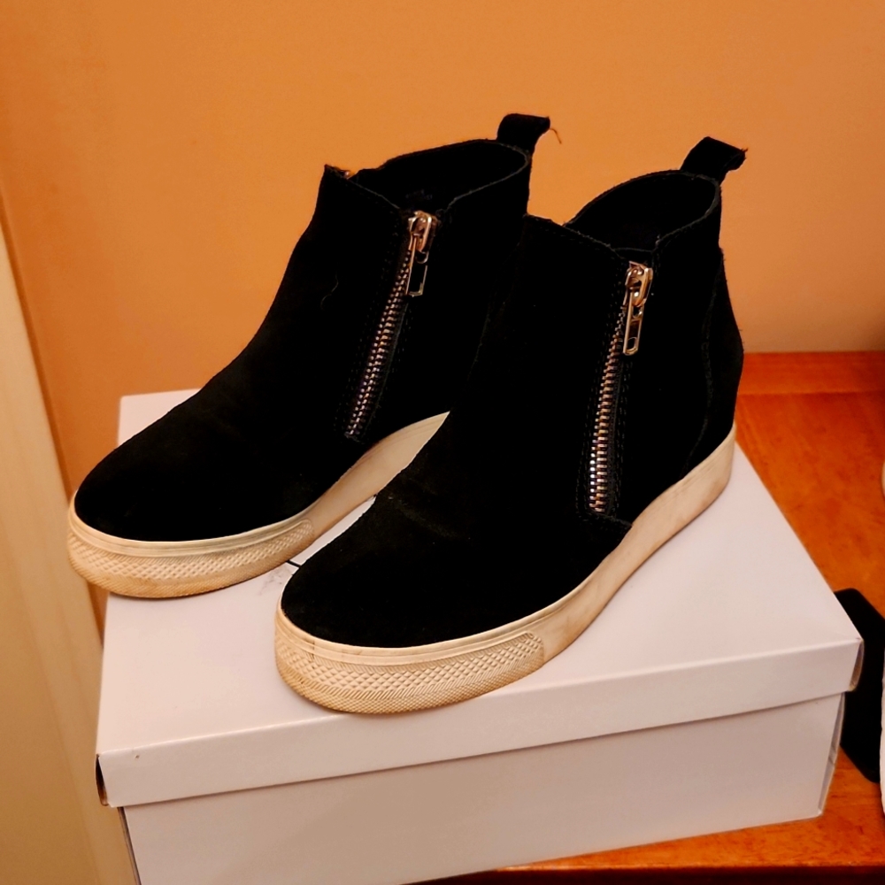 Steve Madden Black Suede Wedgie Bootie